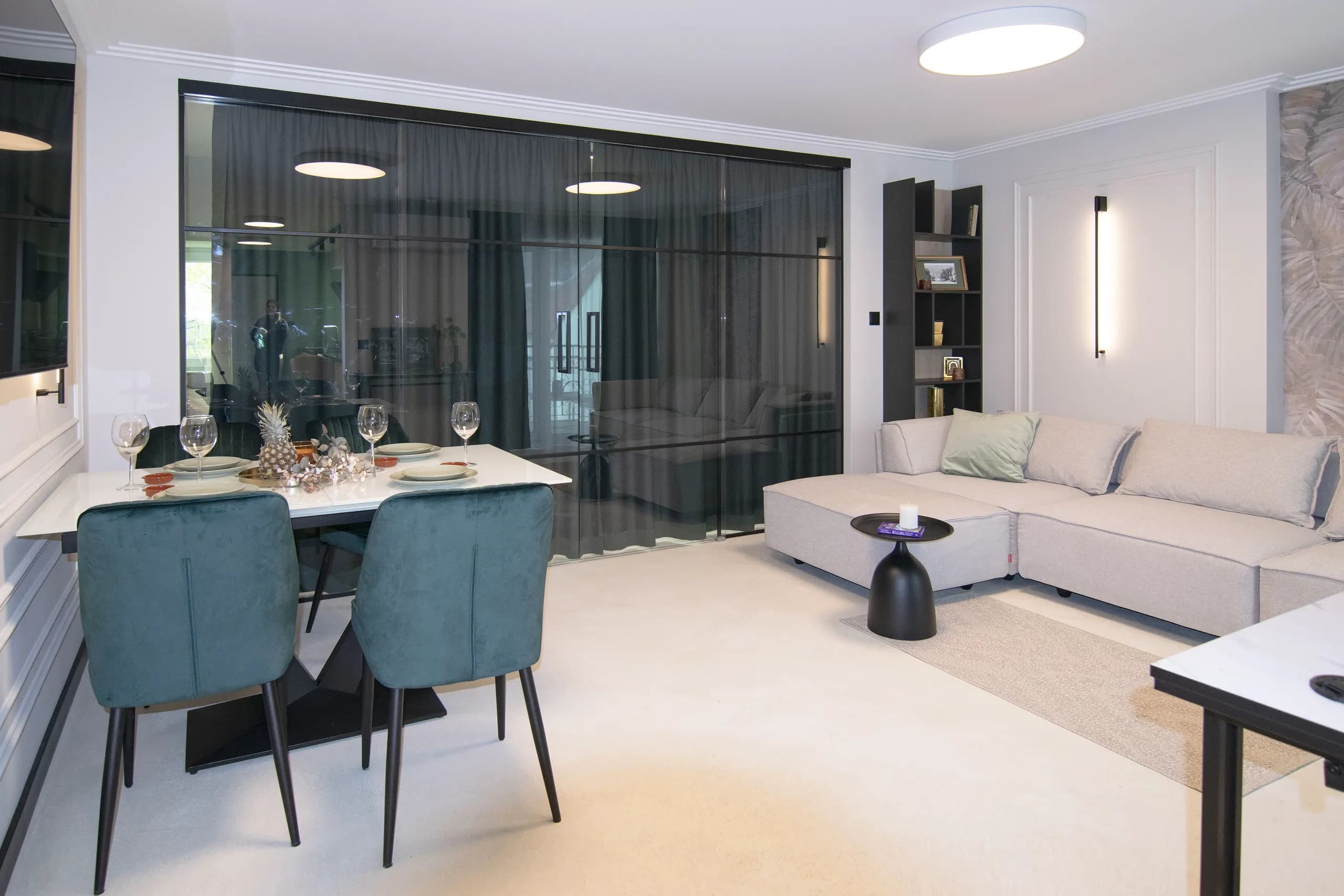 Aleks B livingroom 04