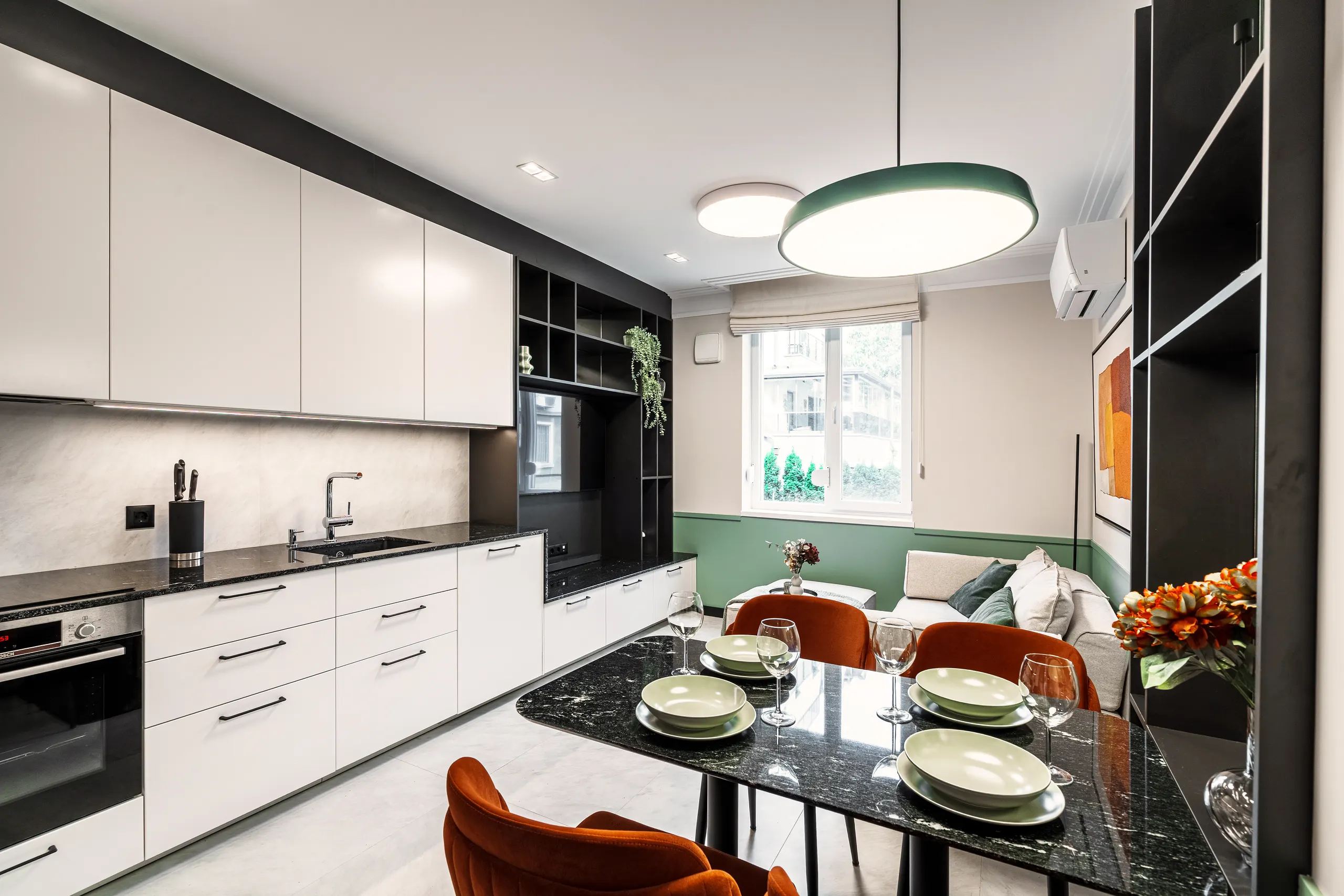 Mid-Century Heritage: Revitalizing a 1970s City Residence